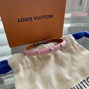 LOUIS VUITTON
Yummy LV Bracelet 17 Pink